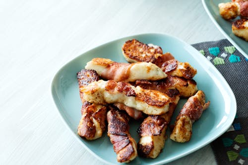 Bacon-wrapped halloumi cheese